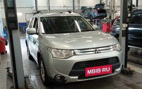 Mitsubishi Outlander III рестайлинг 3, 2014 год, 1 599 000 рублей, 2 фотография