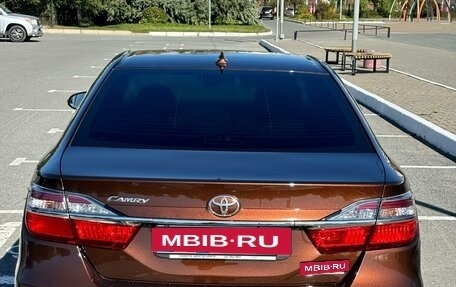 Toyota Camry, 2017 год, 2 350 000 рублей, 2 фотография