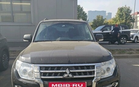 Mitsubishi Pajero IV, 2015 год, 2 797 000 рублей, 2 фотография