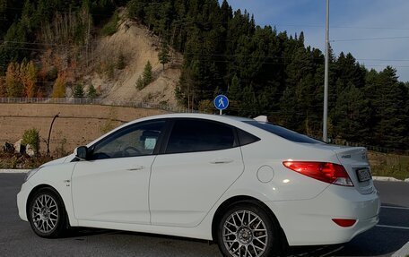 Hyundai Solaris II рестайлинг, 2013 год, 1 080 000 рублей, 1 фотография