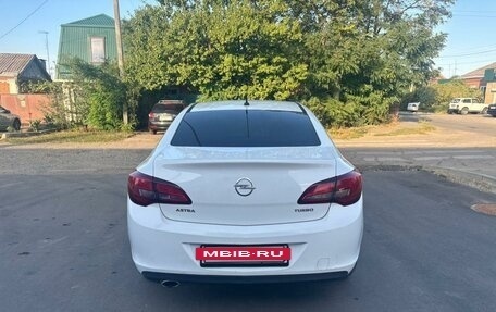 Opel Astra J, 2014 год, 870 000 рублей, 2 фотография