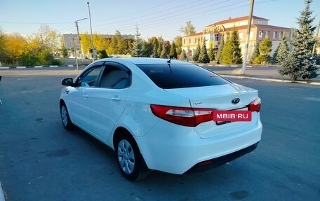 KIA Rio III рестайлинг, 2011 год, 890 000 рублей, 6 фотография