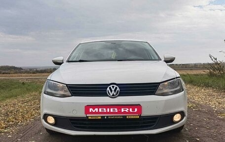 Volkswagen Jetta VI, 2013 год, 1 000 000 рублей, 4 фотография