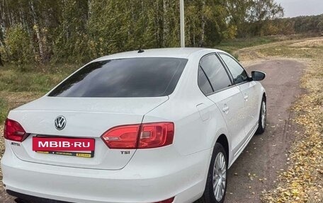 Volkswagen Jetta VI, 2013 год, 1 000 000 рублей, 3 фотография