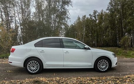 Volkswagen Jetta VI, 2013 год, 1 000 000 рублей, 10 фотография