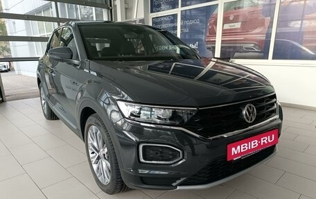 Volkswagen T-Roc I, 2019 год, 3 190 000 рублей, 3 фотография