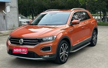 Volkswagen T-Roc I, 2020 год, 1 950 000 рублей, 2 фотография