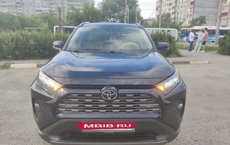 Toyota RAV4, 2019 год, 3 700 000 рублей, 2 фотография