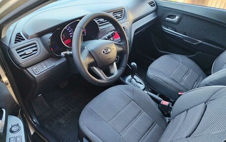 KIA Rio III рестайлинг, 2013 год, 930 000 рублей, 16 фотография