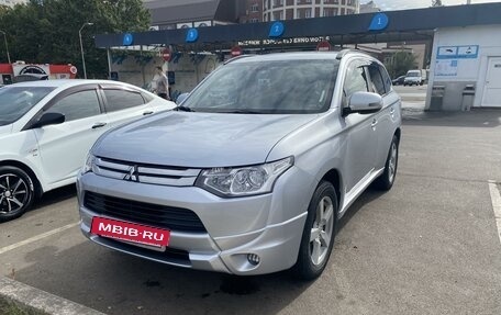 Mitsubishi Outlander III рестайлинг 3, 2012 год, 1 470 000 рублей, 2 фотография