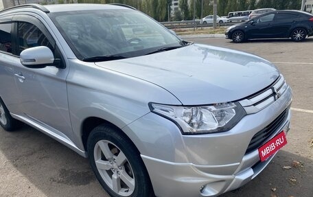 Mitsubishi Outlander III рестайлинг 3, 2012 год, 1 470 000 рублей, 3 фотография