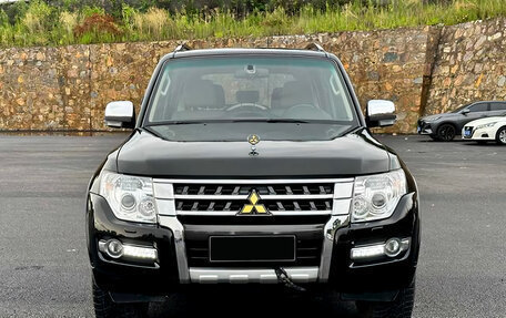 Mitsubishi Pajero IV, 2020 год, 3 690 000 рублей, 2 фотография