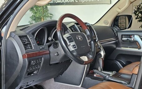 Toyota Land Cruiser 200, 2014 год, 4 940 000 рублей, 16 фотография