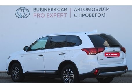 Mitsubishi Outlander III рестайлинг 3, 2017 год, 2 094 000 рублей, 4 фотография