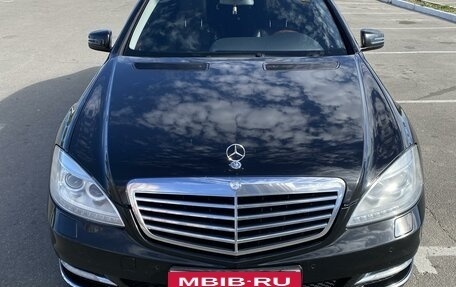 Mercedes-Benz S-Класс, 2010 год, 1 830 000 рублей, 2 фотография