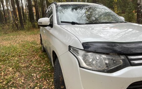 Mitsubishi Outlander III рестайлинг 3, 2013 год, 1 200 000 рублей, 21 фотография