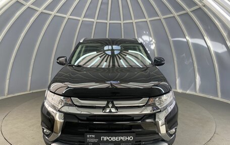 Mitsubishi Outlander III рестайлинг 3, 2018 год, 2 698 000 рублей, 2 фотография