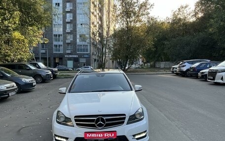 Mercedes-Benz C-Класс, 2013 год, 2 300 000 рублей, 1 фотография