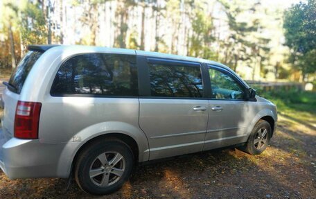 Dodge Caravan V, 2008 год, 850 000 рублей, 4 фотография