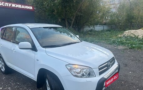 Toyota RAV4, 2007 год, 1 880 000 рублей, 2 фотография