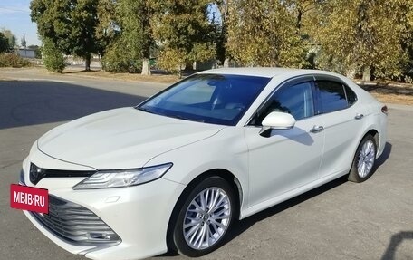 Toyota Camry, 2020 год, 3 300 000 рублей, 2 фотография