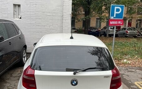 BMW 1 серия, 2011 год, 950 000 рублей, 1 фотография