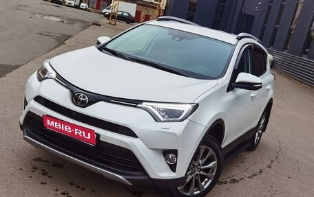 Toyota RAV4, 2018 год, 3 550 000 рублей, 1 фотография