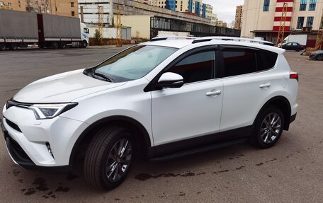 Toyota RAV4, 2018 год, 3 550 000 рублей, 2 фотография