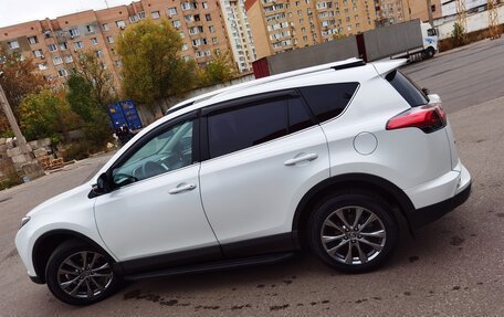 Toyota RAV4, 2018 год, 3 550 000 рублей, 3 фотография