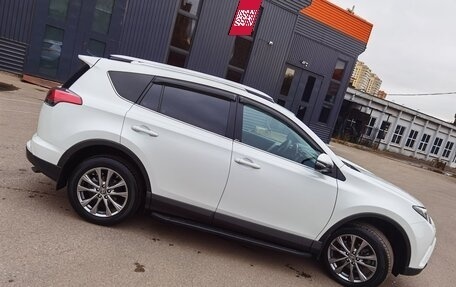 Toyota RAV4, 2018 год, 3 550 000 рублей, 8 фотография