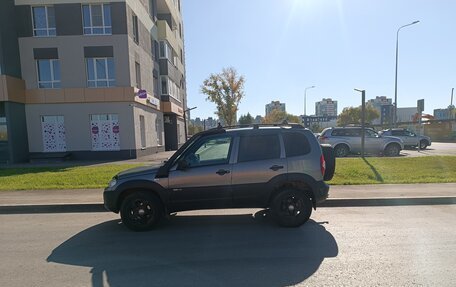 Chevrolet Niva I рестайлинг, 2017 год, 760 000 рублей, 3 фотография