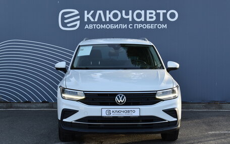 Volkswagen Tiguan II, 2021 год, 3 090 000 рублей, 3 фотография