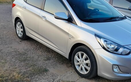 Hyundai Solaris II рестайлинг, 2012 год, 1 170 000 рублей, 6 фотография