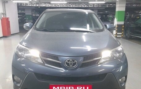 Toyota RAV4, 2013 год, 2 197 000 рублей, 2 фотография