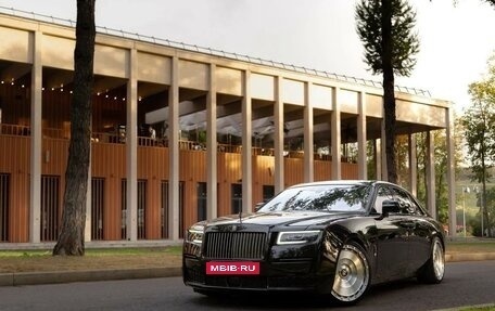 Rolls-Royce Ghost Series II рестайлинг, 2021 год, 53 000 000 рублей, 4 фотография