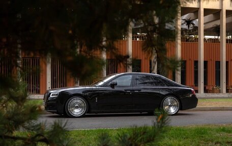 Rolls-Royce Ghost Series II рестайлинг, 2021 год, 53 000 000 рублей, 23 фотография