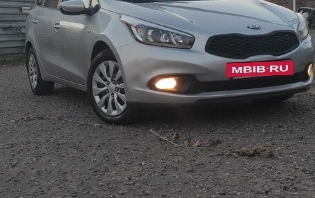 KIA cee'd III, 2013 год, 999 999 рублей, 4 фотография