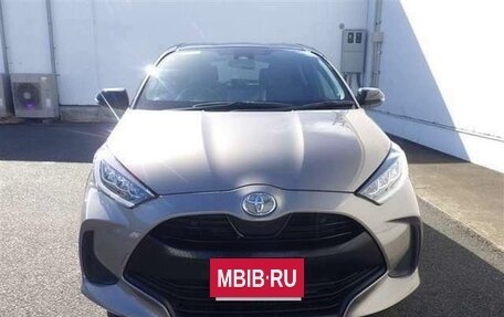 Toyota Yaris, 2021 год, 1 166 000 рублей, 2 фотография