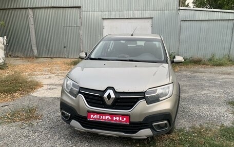 Renault Logan II, 2019 год, 970 000 рублей, 1 фотография