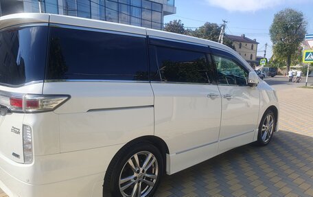 Nissan Elgrand III, 2012 год, 1 800 000 рублей, 1 фотография