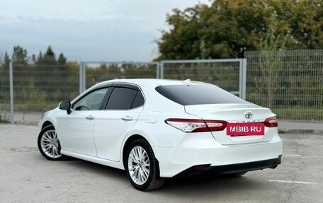 Toyota Camry, 2019 год, 3 325 000 рублей, 6 фотография