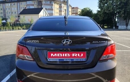 Hyundai Solaris II рестайлинг, 2015 год, 1 350 000 рублей, 2 фотография