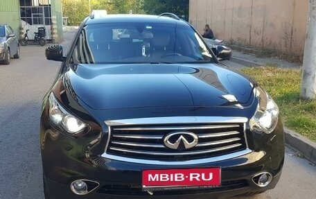 Infiniti QX70, 2015 год, 3 600 000 рублей, 3 фотография