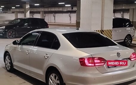 Volkswagen Jetta VI, 2011 год, 980 000 рублей, 9 фотография