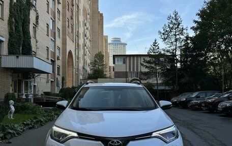 Toyota RAV4, 2019 год, 2 570 000 рублей, 2 фотография