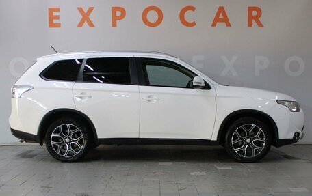 Mitsubishi Outlander III рестайлинг 3, 2014 год, 1 720 000 рублей, 4 фотография