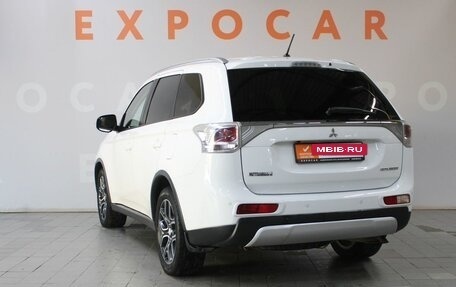 Mitsubishi Outlander III рестайлинг 3, 2014 год, 1 720 000 рублей, 7 фотография