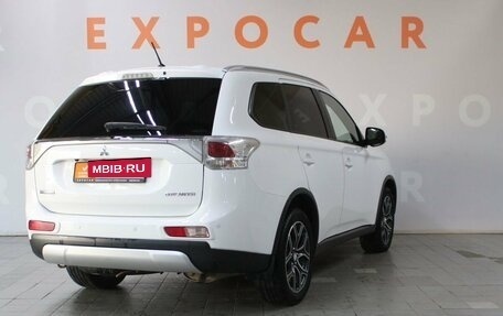 Mitsubishi Outlander III рестайлинг 3, 2014 год, 1 720 000 рублей, 5 фотография