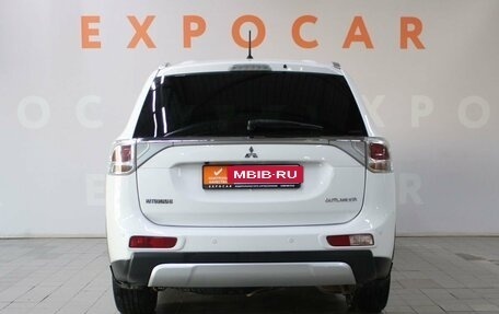 Mitsubishi Outlander III рестайлинг 3, 2014 год, 1 720 000 рублей, 6 фотография