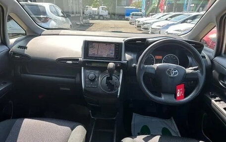 Toyota Wish II, 2016 год, 1 390 000 рублей, 7 фотография